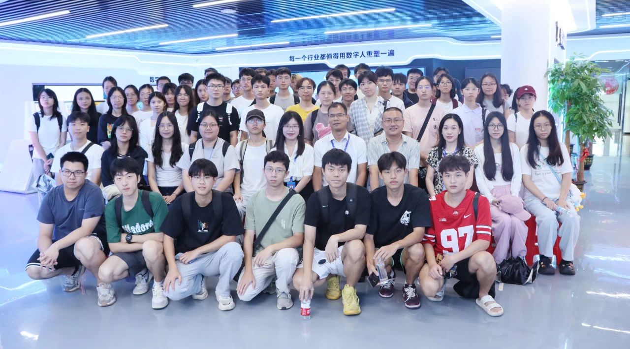 索求将来科技，共筑智慧桥梁